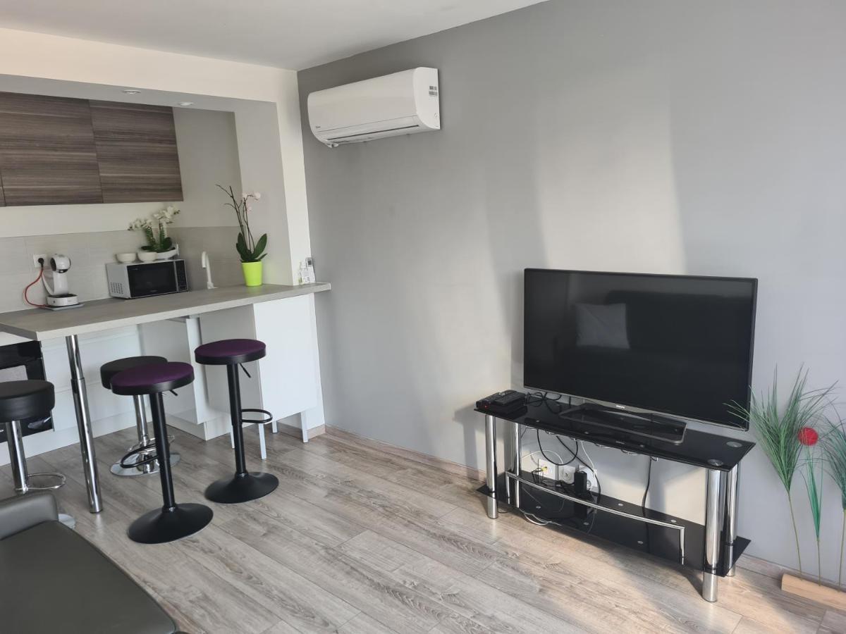 Spacieux Studio Dans Le Beaujolais Saint-Georges-de-Reneins Eksteriør billede